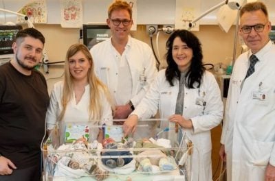 Шанс 1 на 200 миллионов: в Германии родились уникальные тройняшки