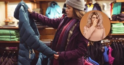 Як швидко вивести запах поту з верхнього одягу: прості домашні методи без пралки