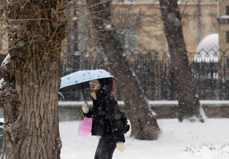 Похолодання вже на підході: коли українцям чекати на мокрий сніг