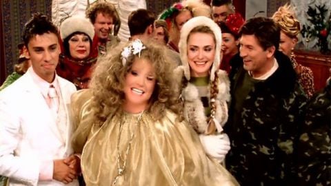 "За двома зайцями"