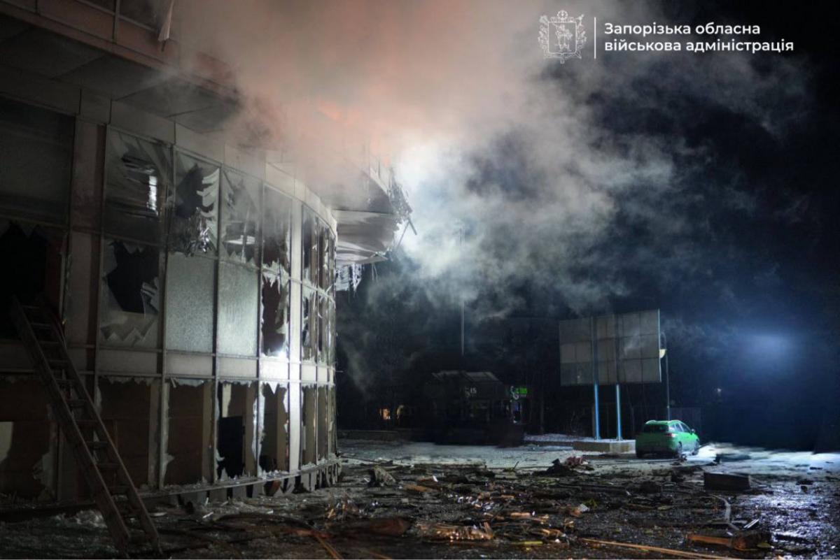 Наслідки ворожої атаки по Запоріжжю
