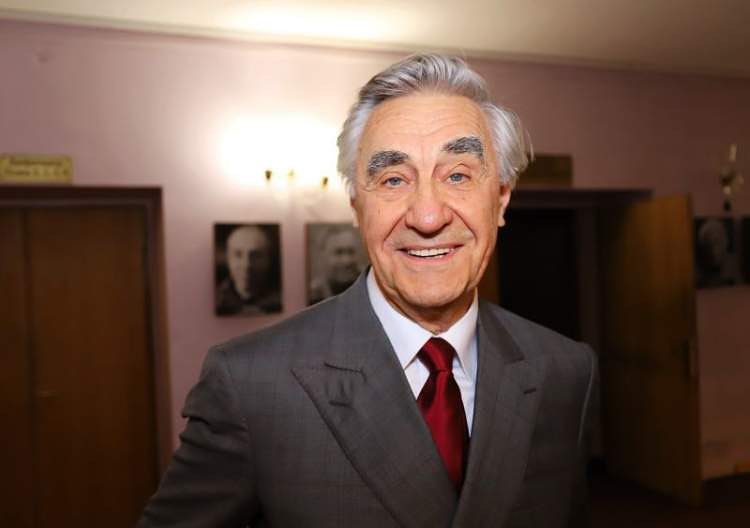 Анатолий Васильев Анатолий Васильев