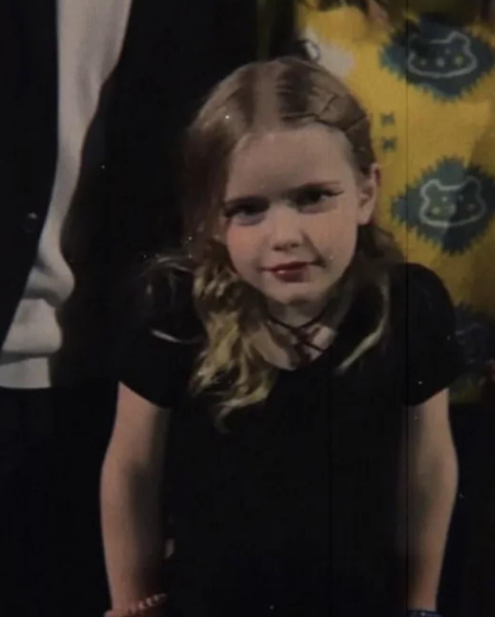 Дочка Анастасії Заворотнюк роздала автографи 