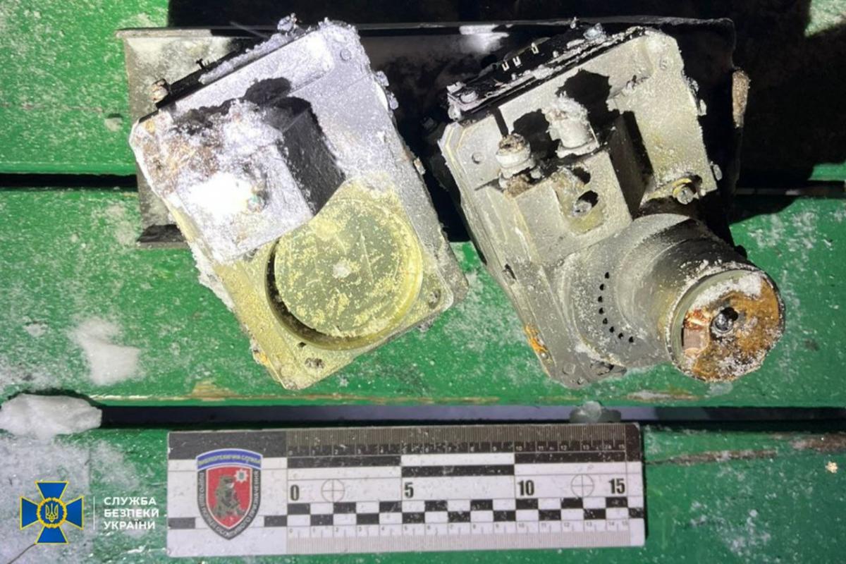 Уламки ракети "Орєшнік"