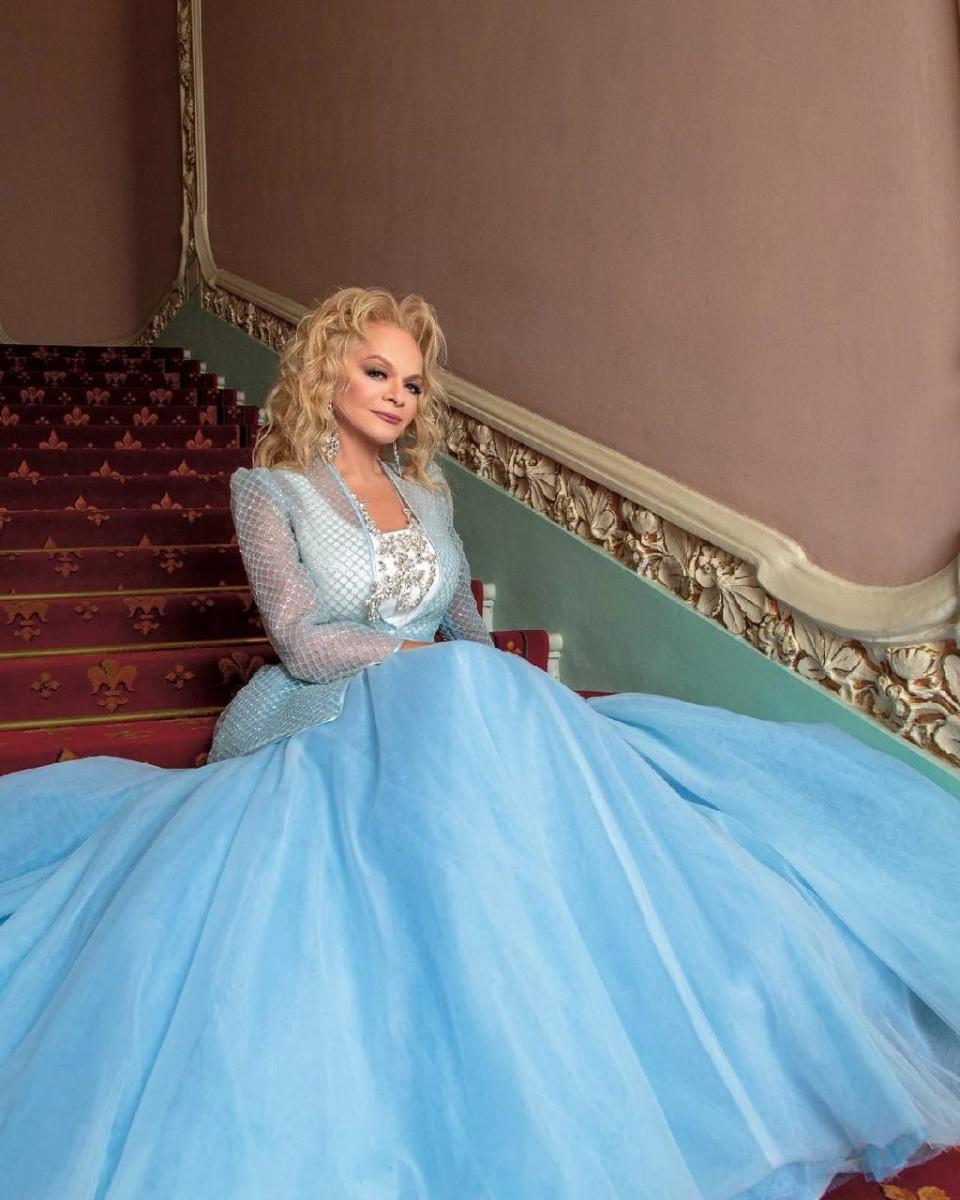 Лариса Долина Лариса Долина