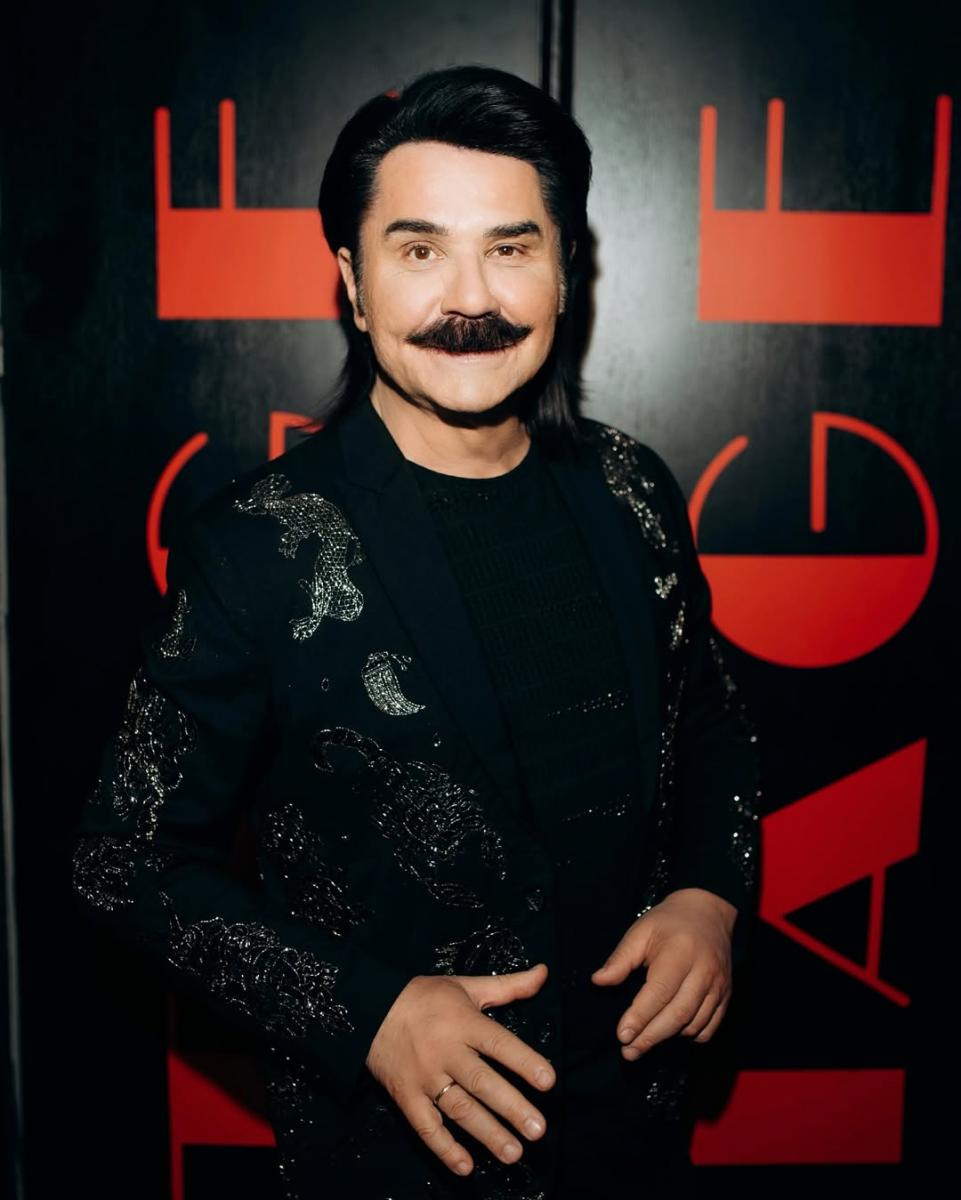 Павло Зібров - співак