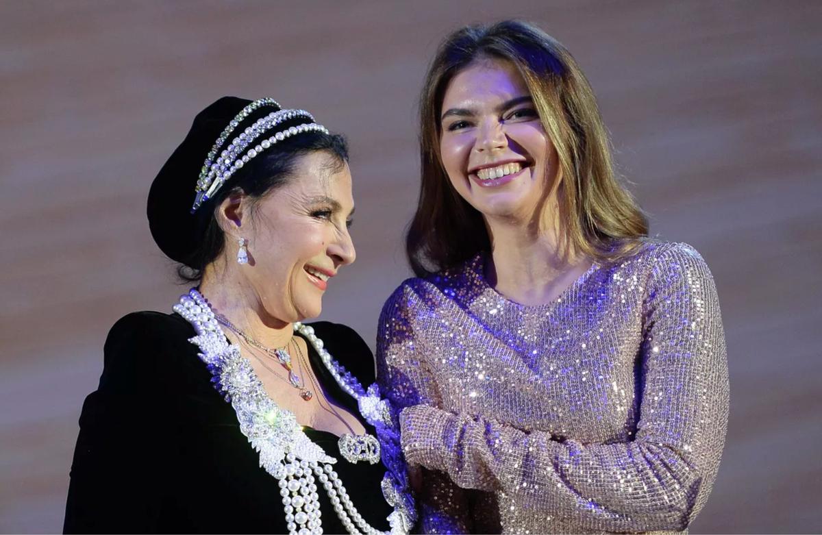 Винер знакомила своих подопечных с влиятельными бизнесменами 