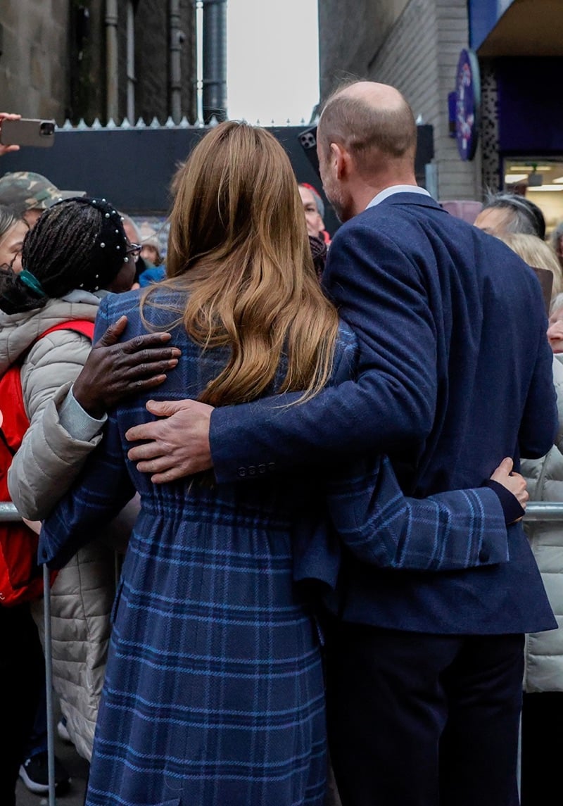 Кейт Миддлтон в пальто собственного дизайна Кейт Миддлтон в пальто собственного дизайна