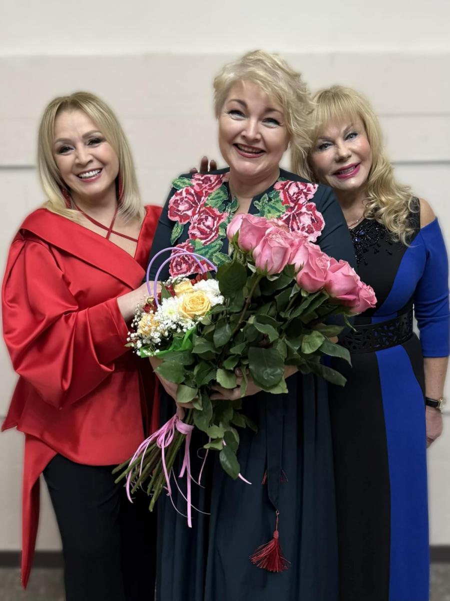 Аурика Ротару, Оксана Пекун, Светлана Билоножко Аурика Ротару, Оксана Пекун, Светлана Билоножко