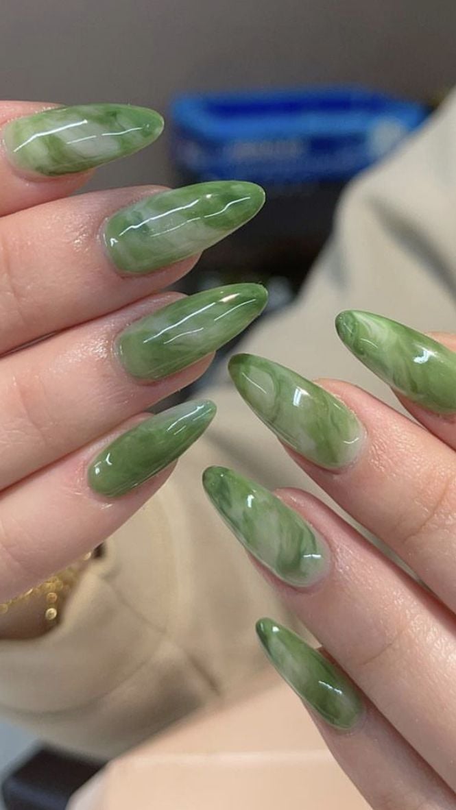 Трендовий віддтінок манікюру 2026 року, який притягує успіх і достаток Трендовий віддтінок манікюру 2026 року, який притягує успіх і достаток