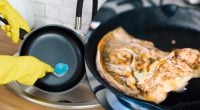 Їжа більше не прилипатиме: простий трюк, який врятує будь-яку сковорідку
