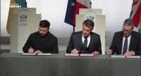 Зеленський, Макрон і Стармер підписали декларацію: іноземний контингент розгорнуть в Україні