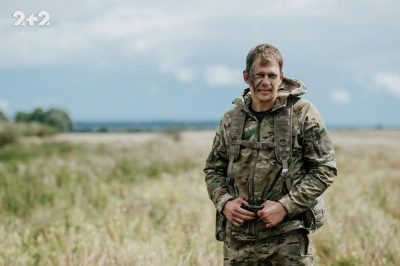 Історія, що вразила світ: телеканал 2+2 покаже воєнну драму "Живий" про подвиг спецпризначенця ГУР