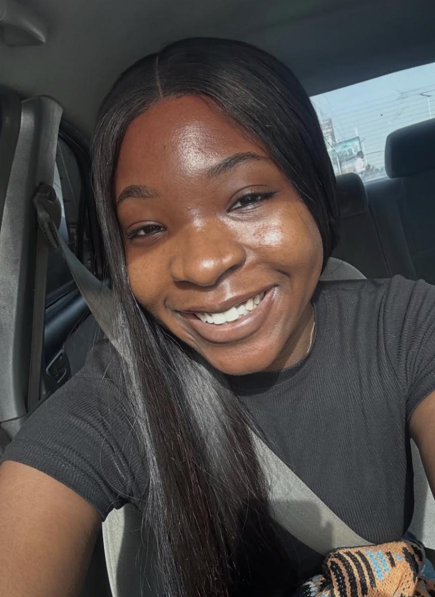 Она планировала дать свой первый сольный концерт в конце этого года