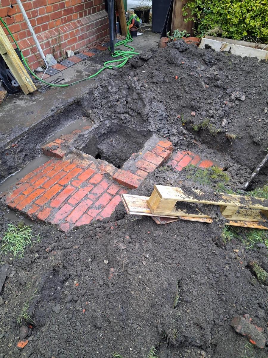 Несподівана споруда під землею