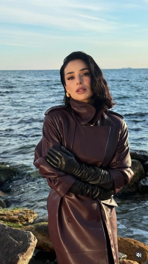 Злата Огневич у шкіряному пальто Злата Огневич у шкіряному пальто