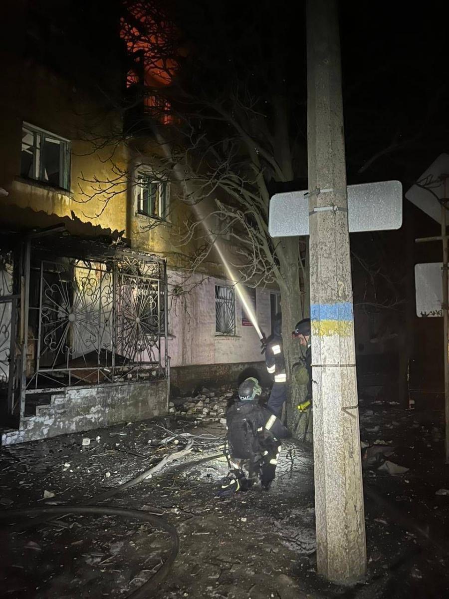 Внаслідок атаки БПЛА під Дніпром постраждали 9 осіб