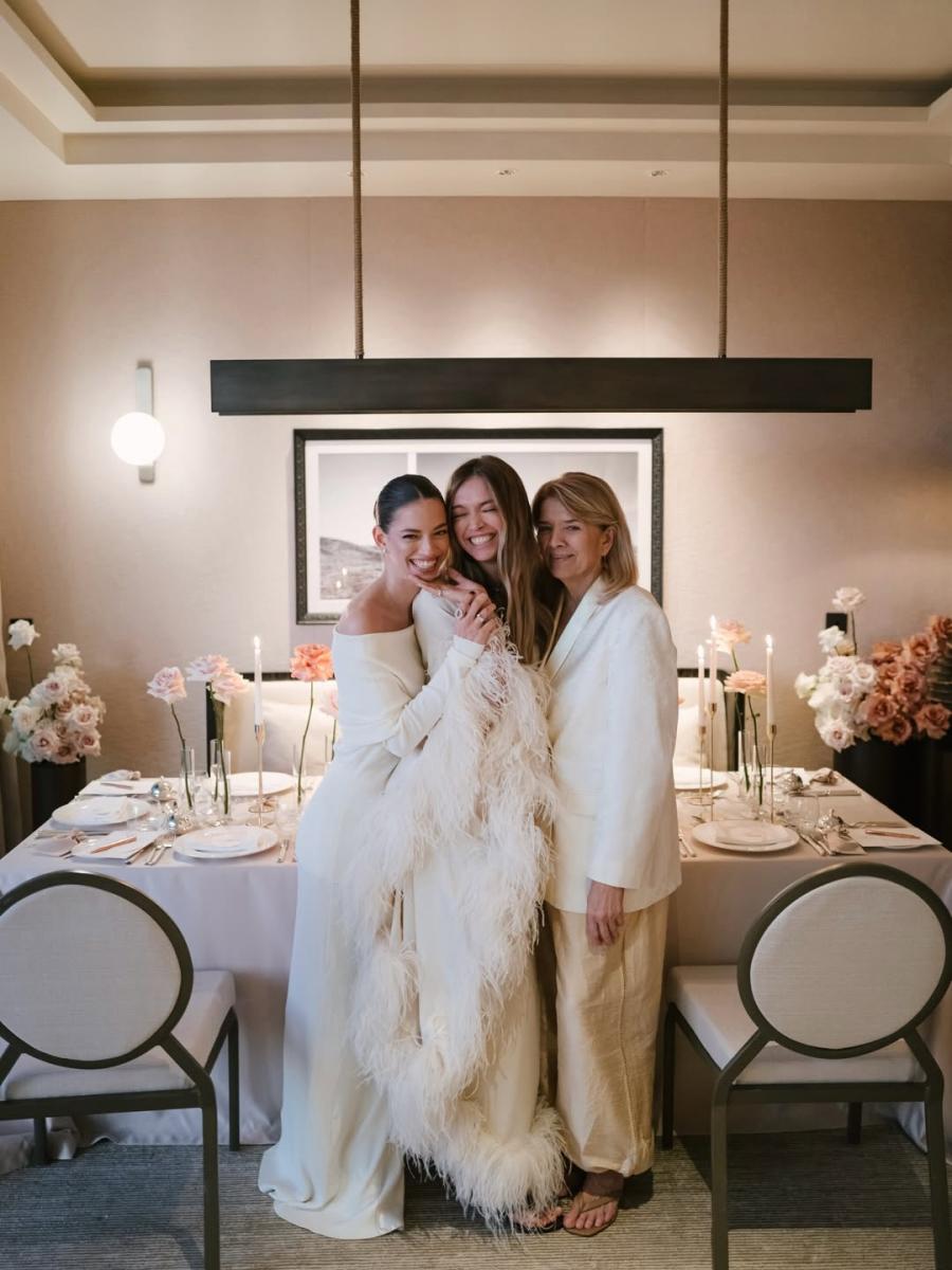 Віра Брежнєва з мамою і дочкою