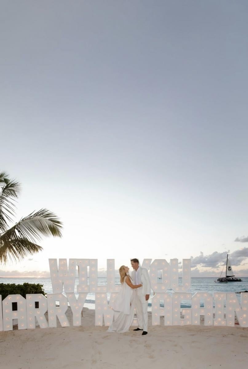 Светская дива Перис Хилтон снова пойдет замуж Светская дива Перис Хилтон снова пойдет замуж