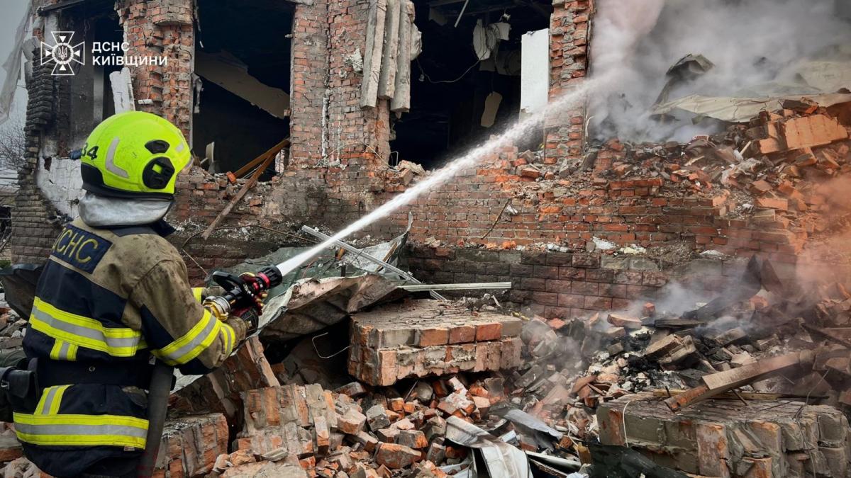 Ликвидация последствий атаки РФ в Киевскую область 22 февраля Ликвидация последствий атаки РФ в Киевскую область 22 февраля