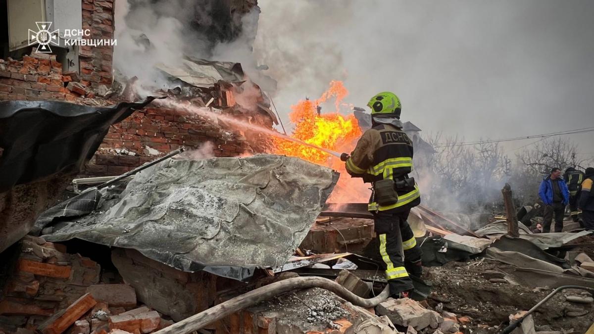 Ликвидация последствий атаки РФ в Киевскую область 22 февраля Ликвидация последствий атаки РФ в Киевскую область 22 февраля