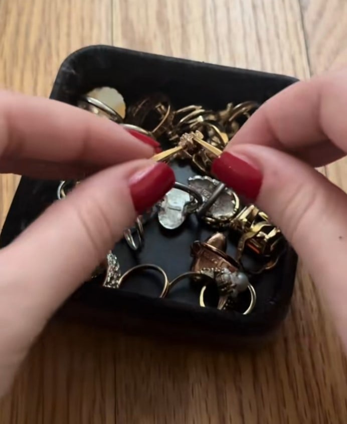 Необычное кольцо Avon Необычное кольцо Avon