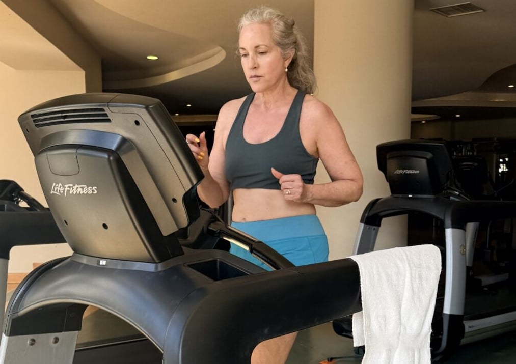 Женщина занимается трижды в неделю