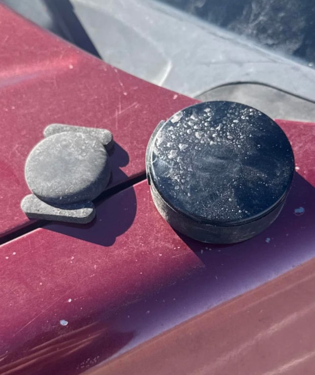 Устройство слежки, которое нашли в машине Устройство слежки, которое нашли в машине