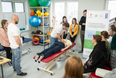 Міська лікарня в Ужгороді отримала сучасне реабілітаційне обладнання для відновлення пацієнтів із порушеннями опорно-рухового апарату