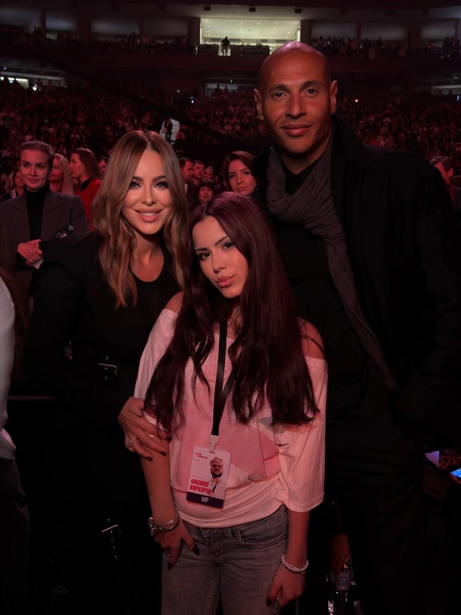 Ані Лорак із чоловіком та донькою