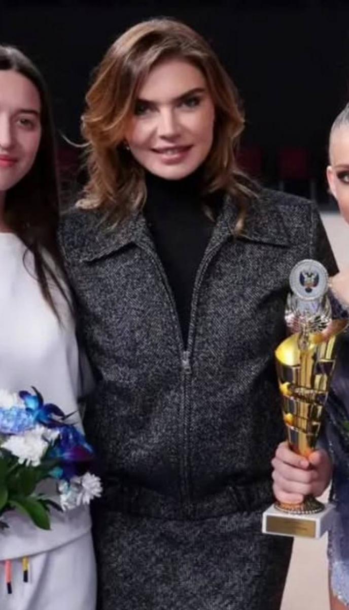 Кабаева засветила свое новое лицо 