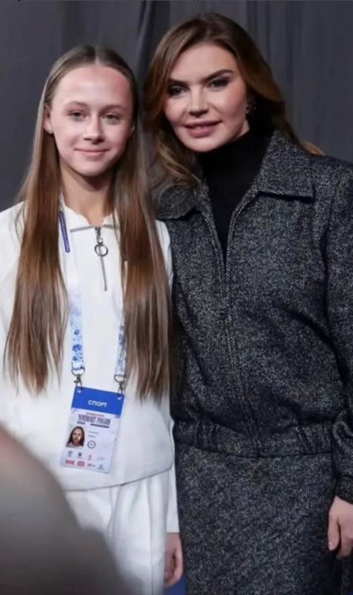 Кабаева засветила свое новое лицо 