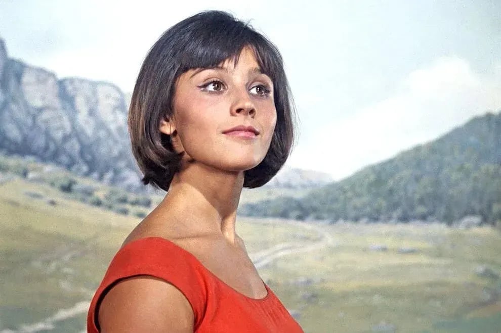 Вызывают смех и одновременно легкий ужас: какие странные прически были модными в СССР