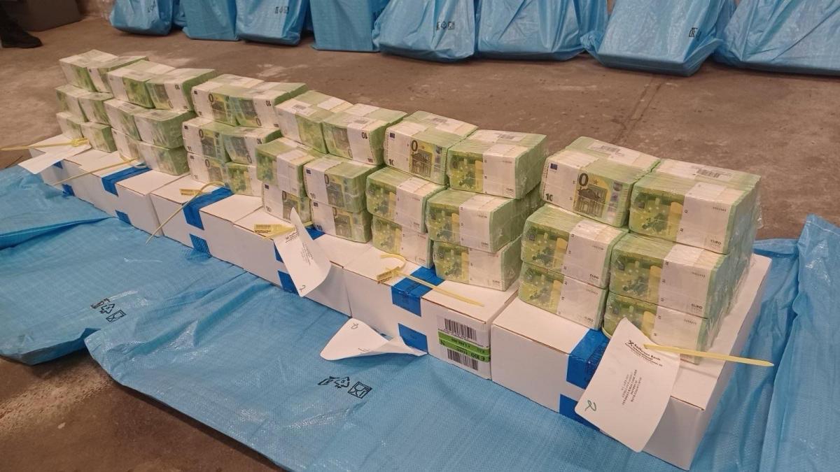 В Венгрии похитили деньги и золото "Ощадбанка"