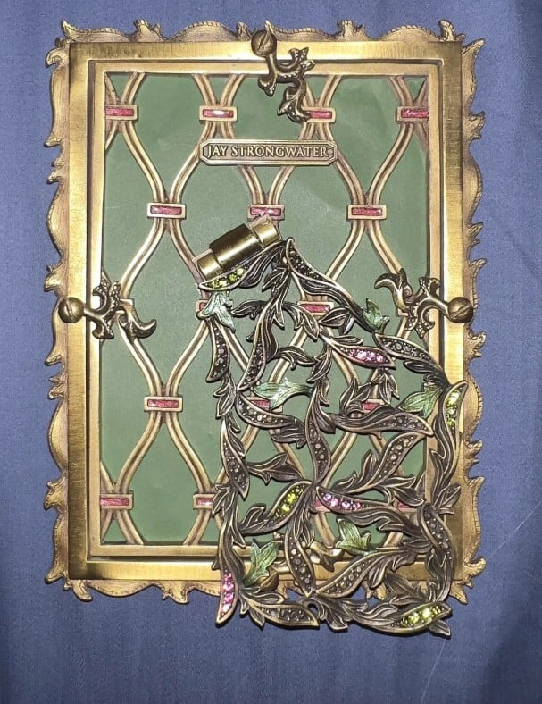 Декоративна рамка золотисто-зеленого відтінку