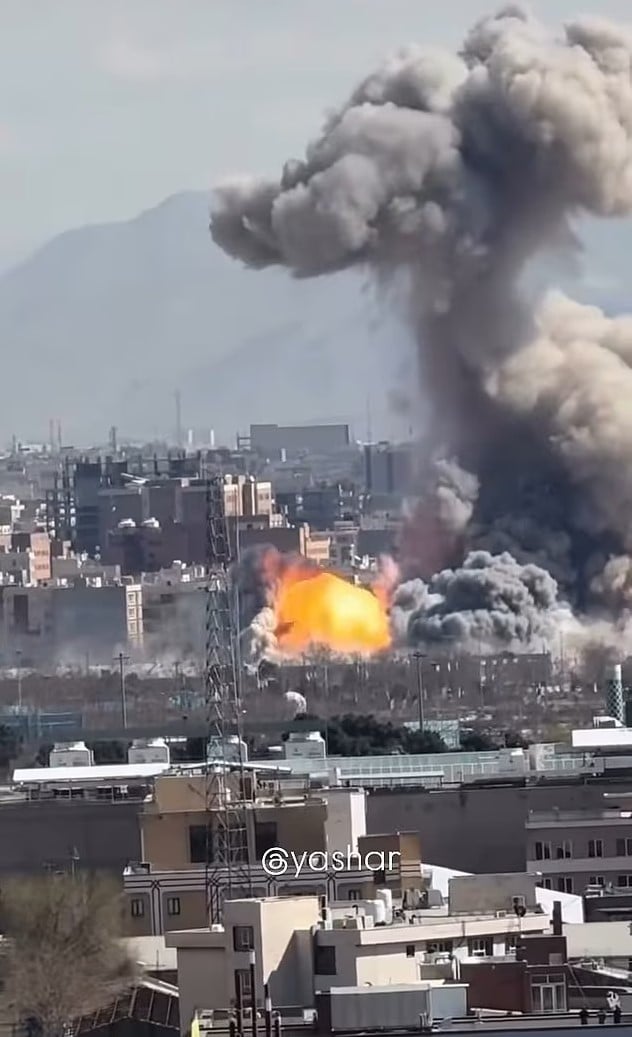 Мощный взрыв в центре Тегерана