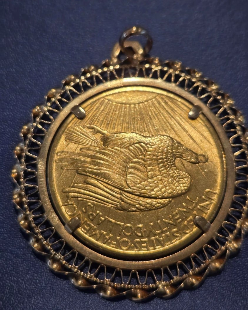 Золота монета із зображенням орла