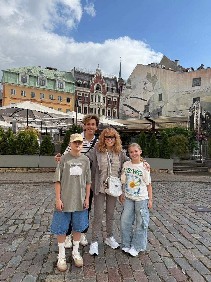 Алла Пугачова з родиною