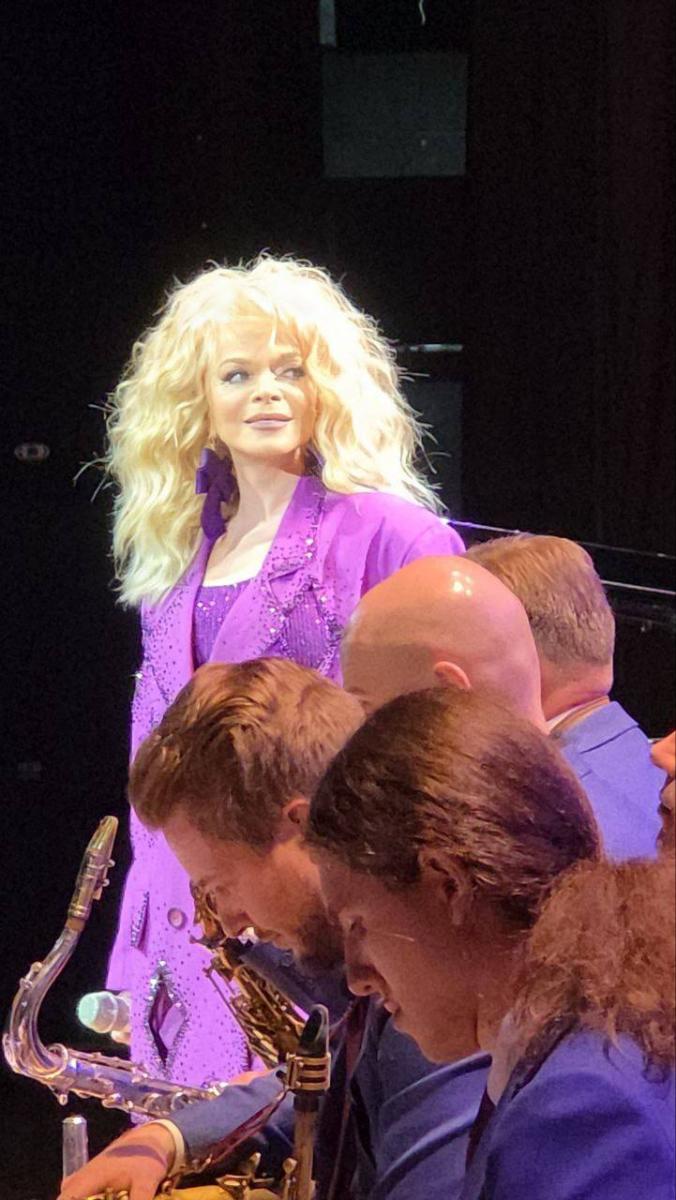 Лариса Долина