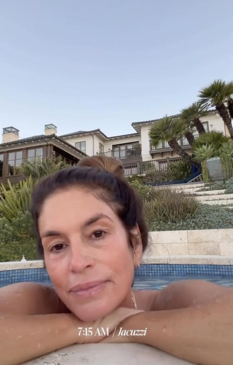 Чим займається Сінді Кроуфорд вранці 