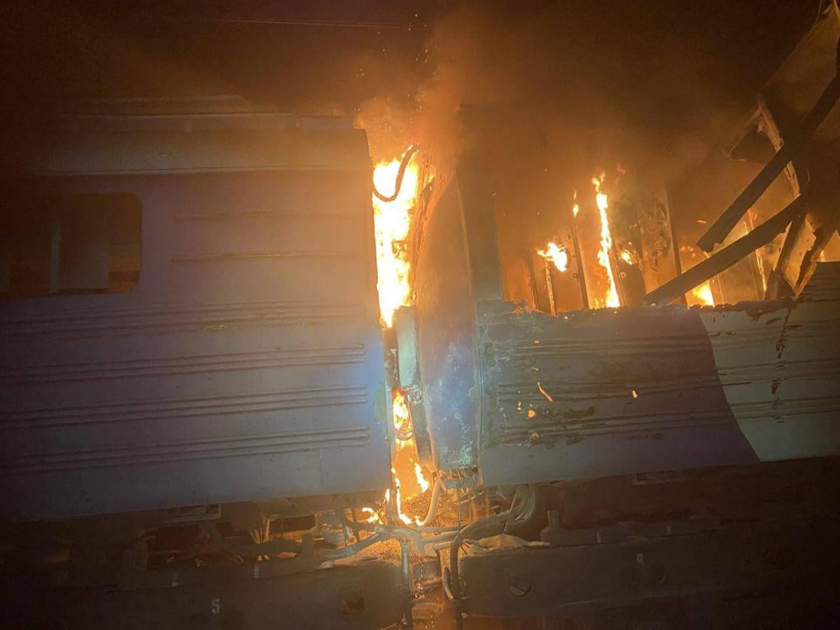 Удар по приміському поїзду на Харківщині Удар по приміському поїзду на Харківщині
