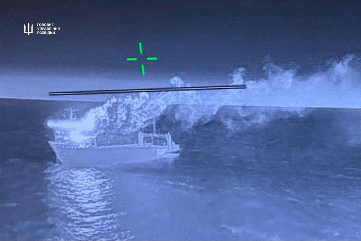 Бійці ГУР уразили два військові судна Росії