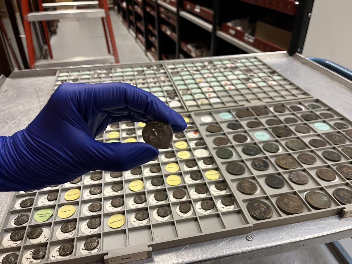 Звичайна здача в автобусі виявилась скарбом: як вона виглядала та чим виявилась