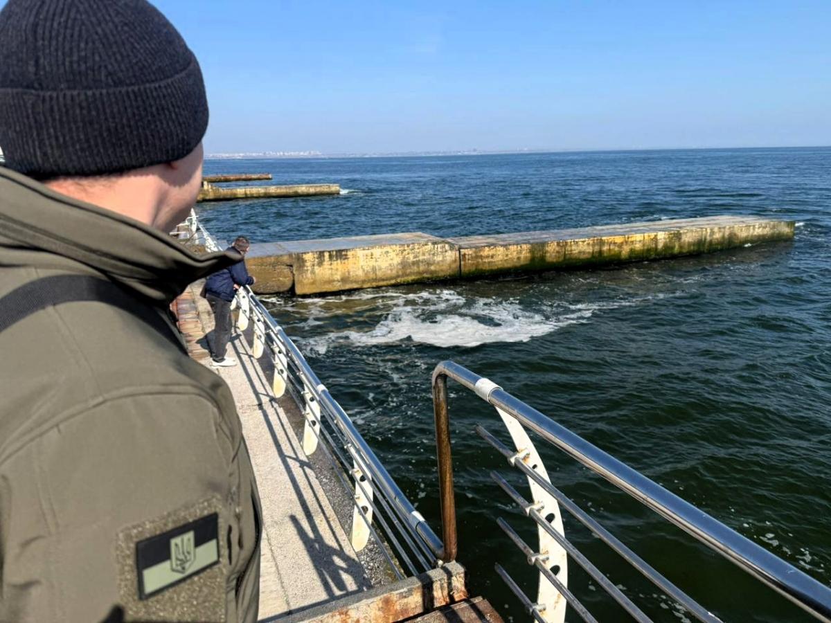 Море в Одесі має запах нафти 