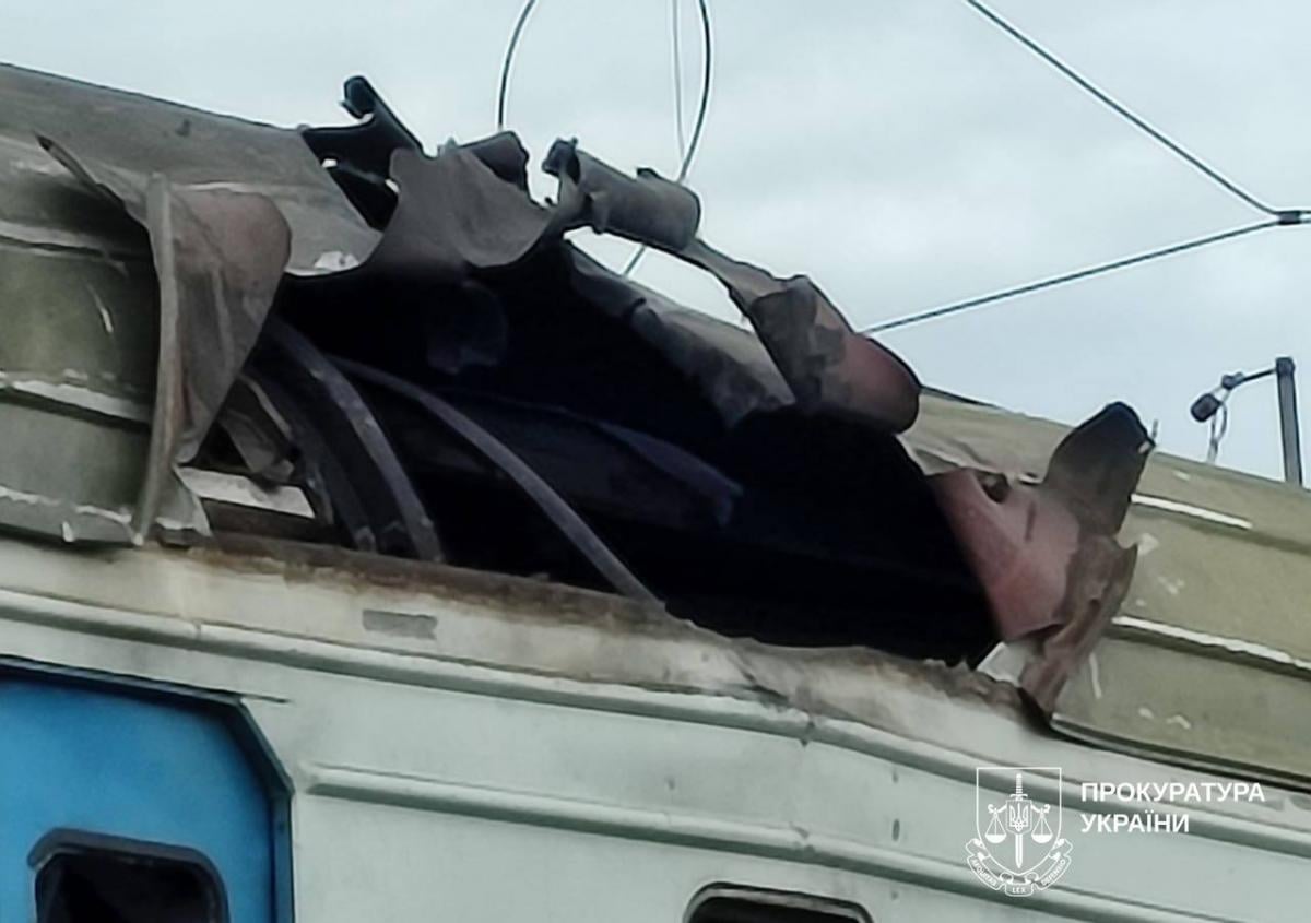 Дрон вдучив у електропотяг на Харківщині