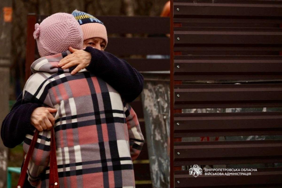 Наслідки атаки РФ по багатоповерхівці у Дніпрі