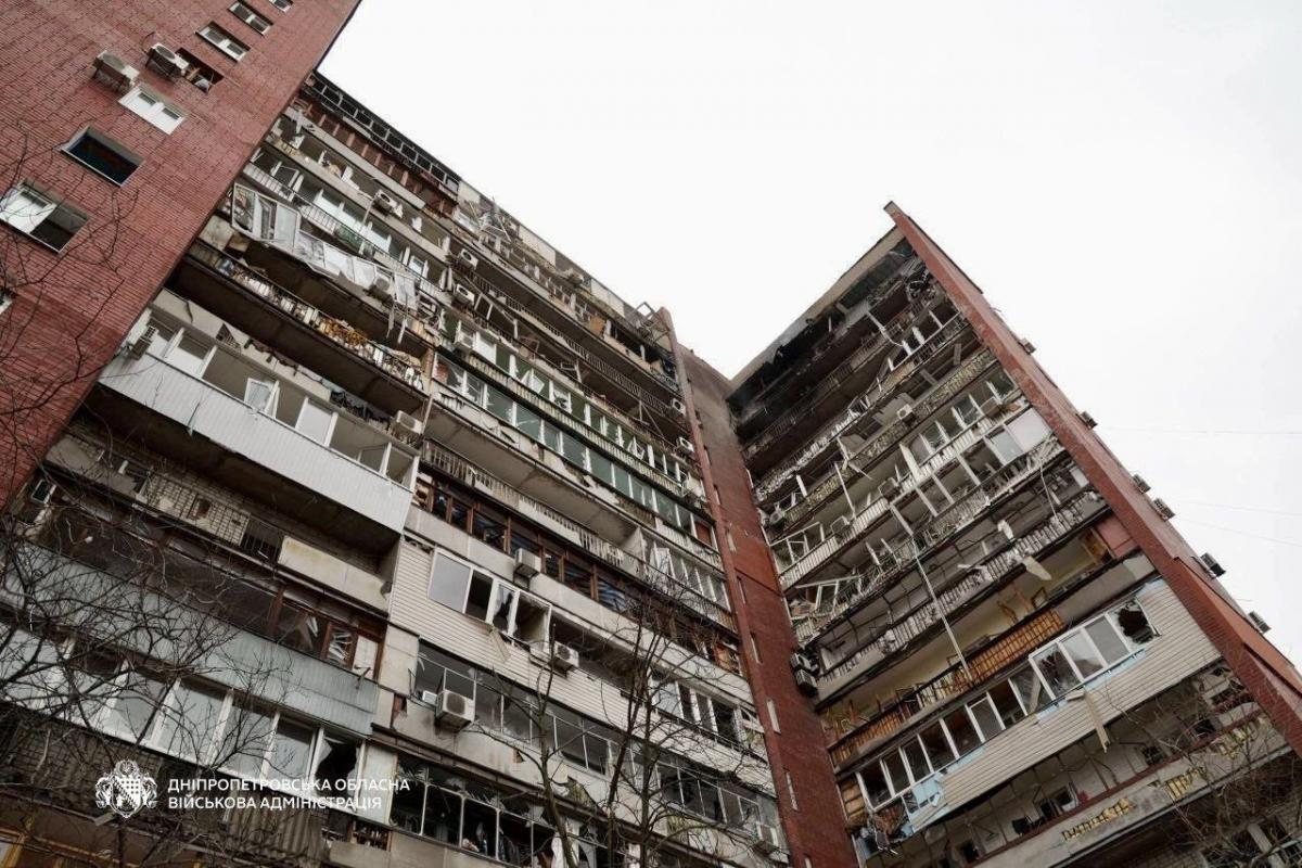 Наслідки атаки РФ по багатоповерхівці у Дніпрі