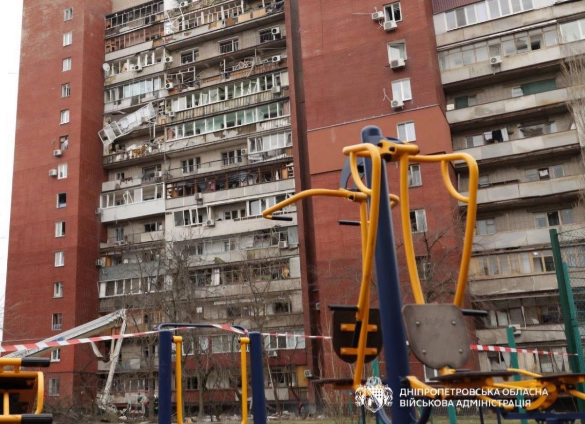 Наслідки атаки РФ по багатоповерхівці у Дніпрі