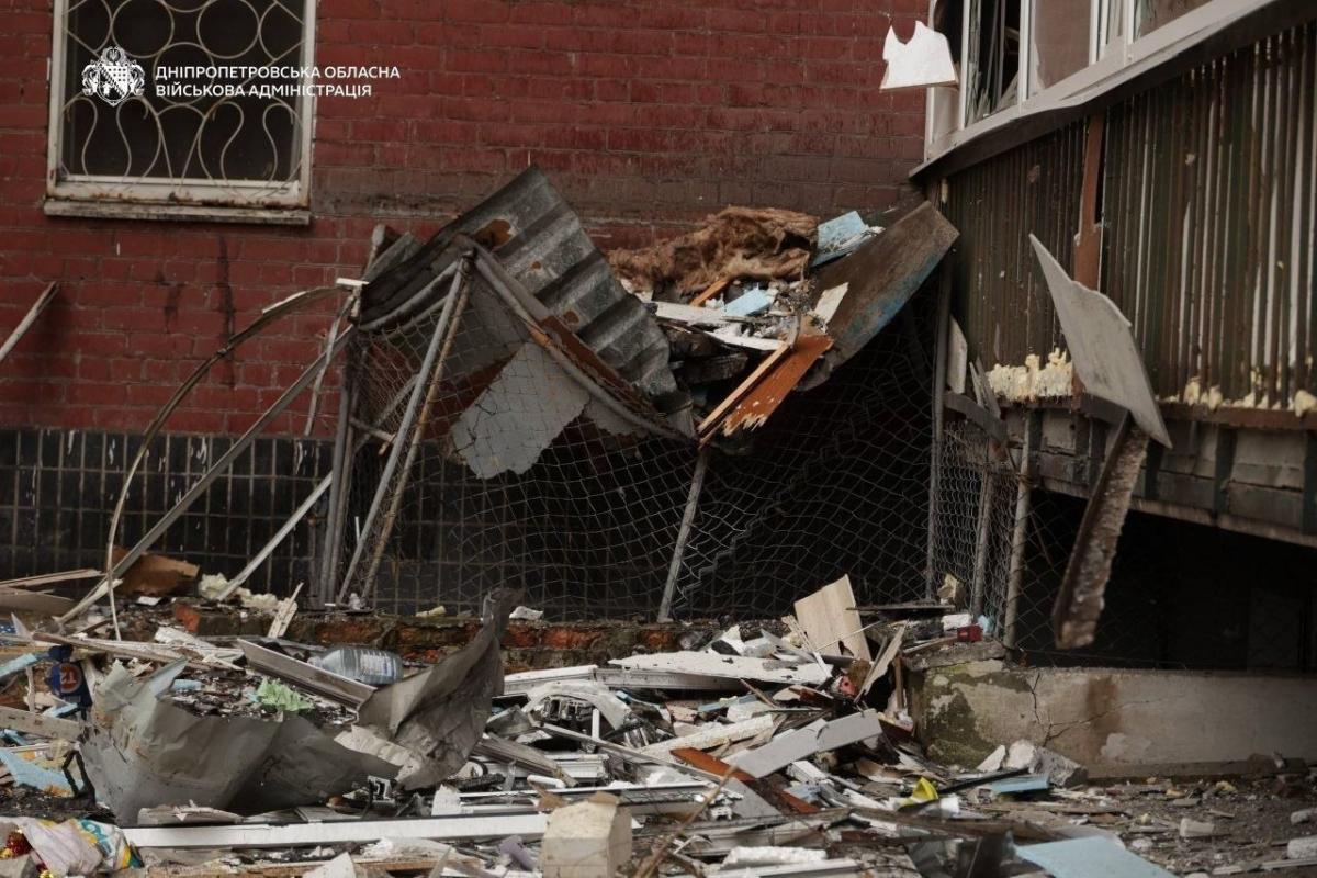 Наслідки атаки РФ по багатоповерхівці у Дніпрі