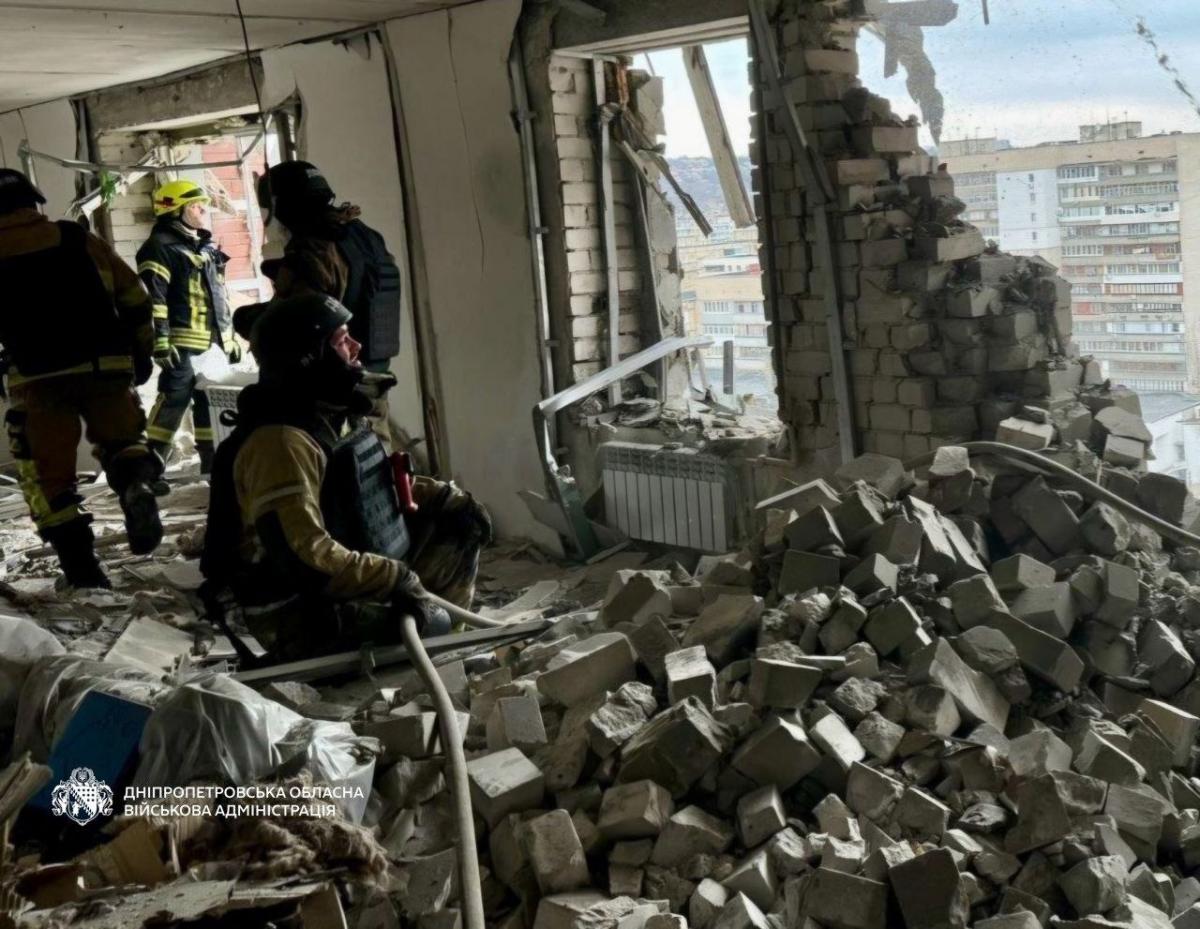 Влучання дрона у багатоповерхівку у Дніпрі